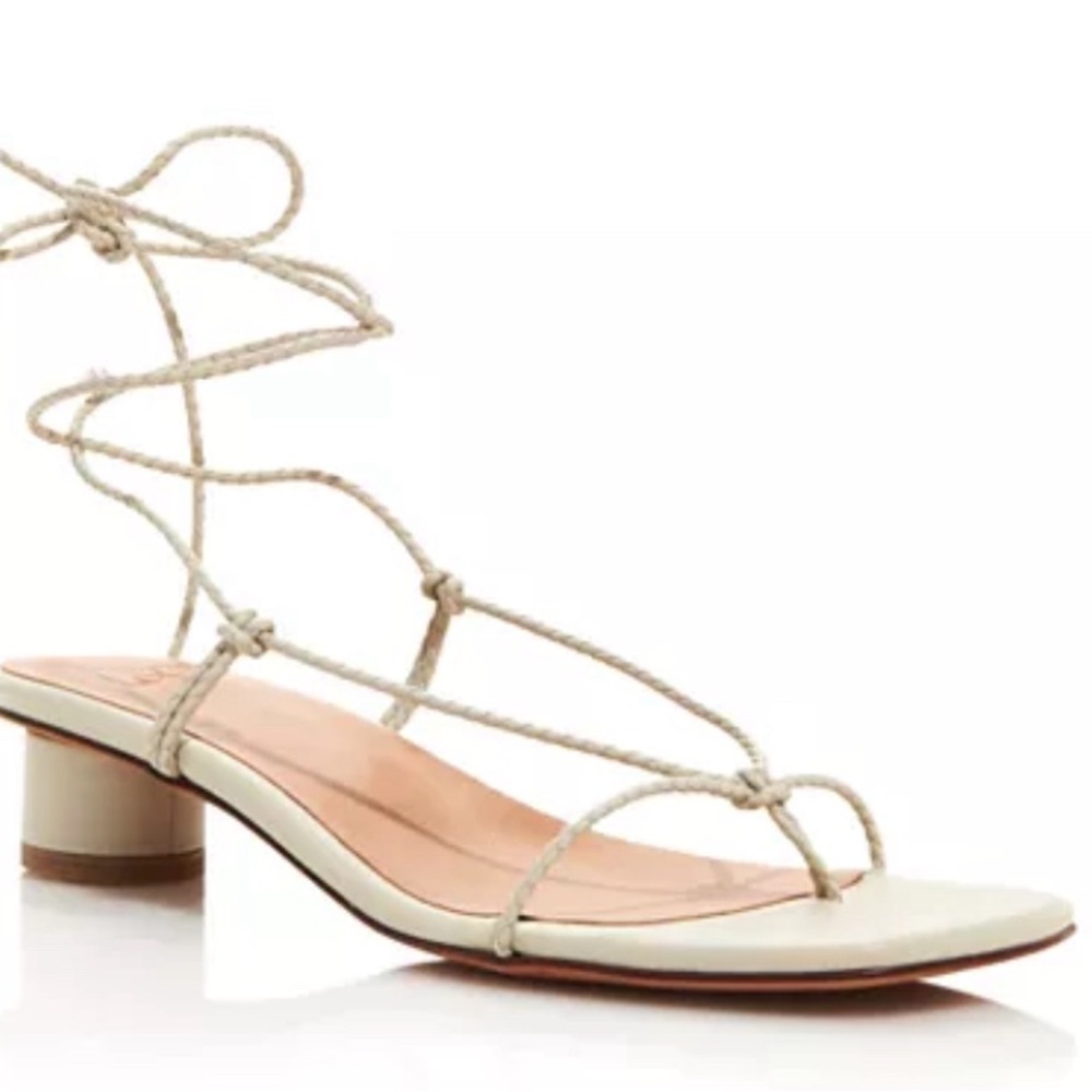 LoQ Dora Trenzado Sandals Size 6